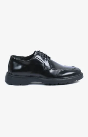 Chaussure Heritage NChaussure Heritage Noir Brillant vue latérale - Design robuste avec semelle épaisse crantée - Mocassin derby noir élégantoir Brillant vue laterale - design robust avec semelle epaisse