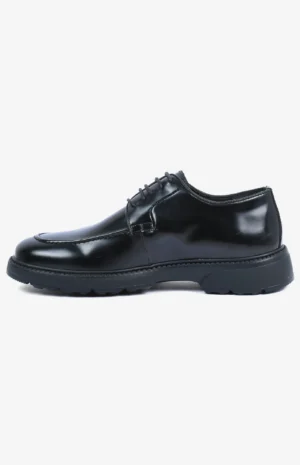 Chaussure Heritage NChaussure Heritage Noir Brillant vue de côté - Lacage élégant et confortable - Mocassin derby noir avec semelle épaisse crantéeoir Brillant vue de cote - lacage elegant et confortable