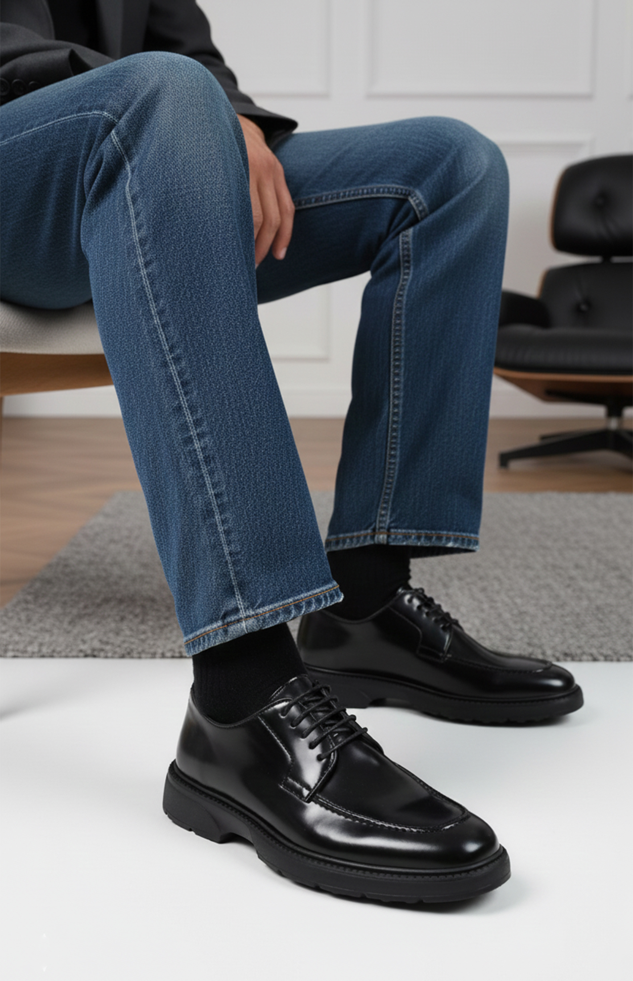 Chaussure Heritage NChaussure Heritage Noir Brillant portée avec jean - Style casual et moderne pour homme - Mocassin élégant noir brillantoir Brillant portee avec jean - style casual et moderne