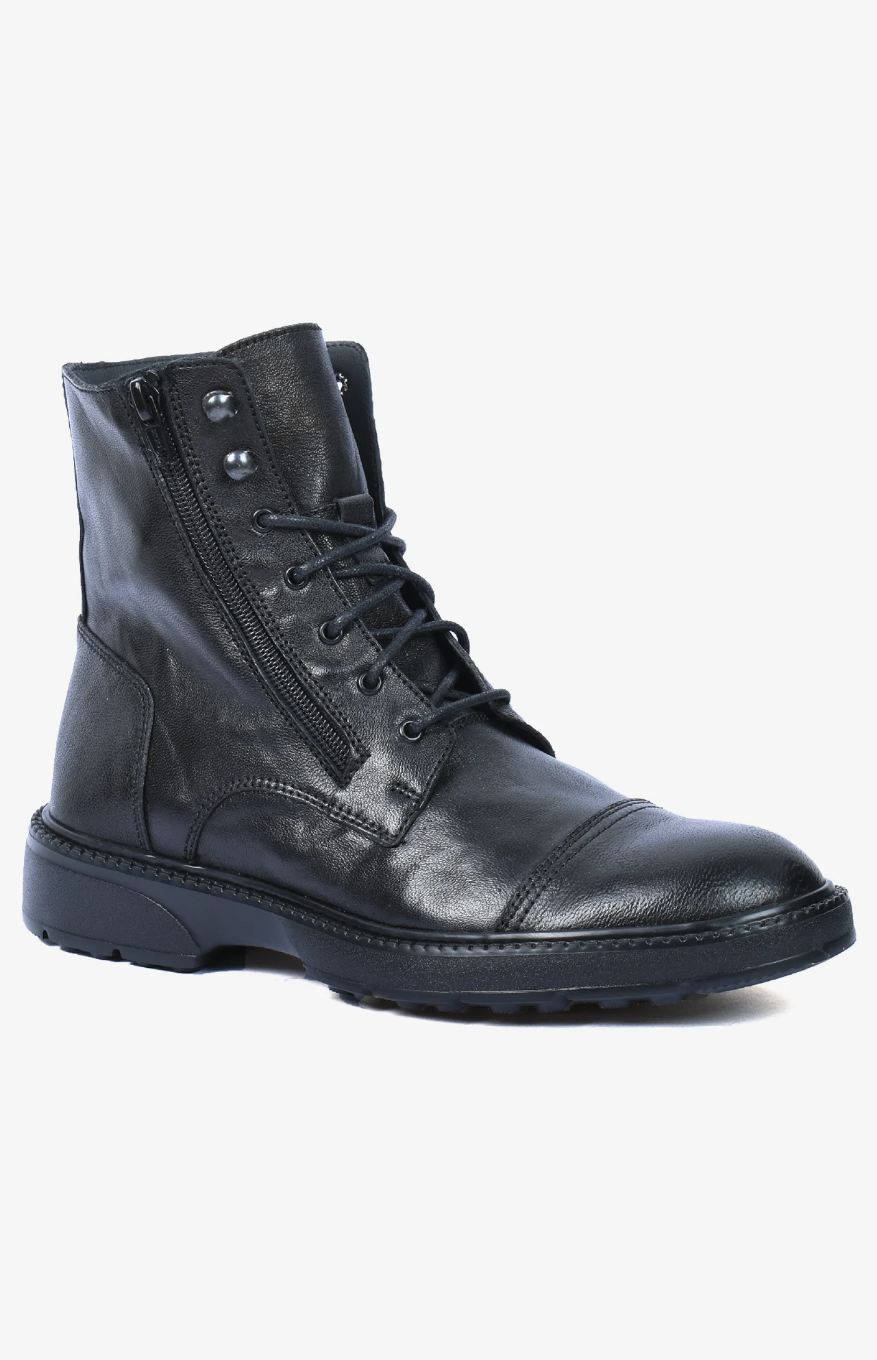 Chaussure Nomad noBottines homme faciles à enfiler grâce au zip - Bootyz bottes noires avec lacets style élégant - Look professionnel moderneir botte vue arriere - design elegant avec fermeture eclair