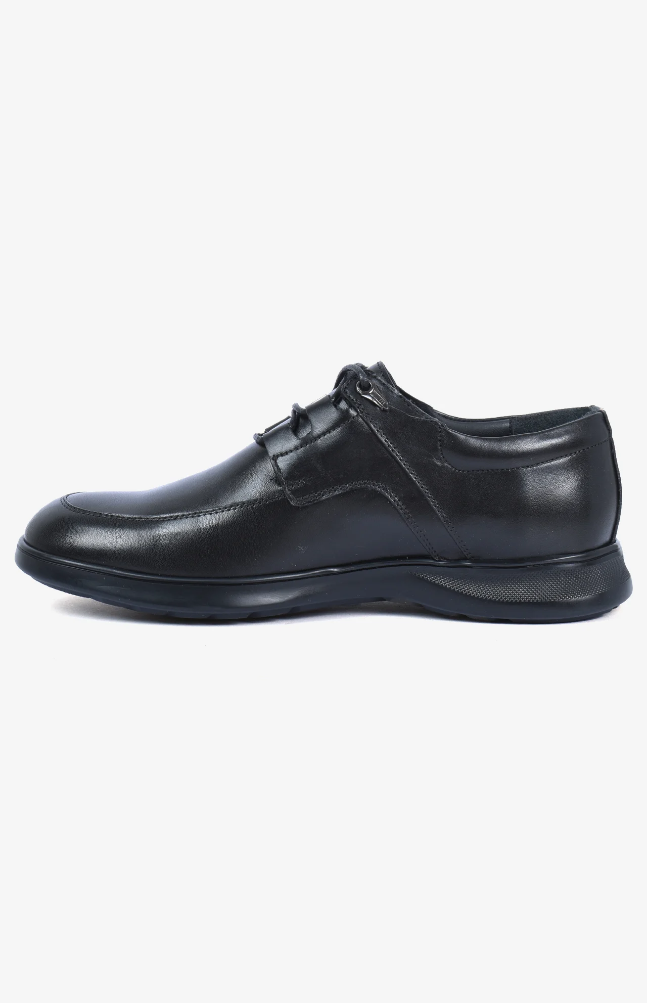 Chaussures homme en cuir véritable, confortables et légères. Design élégant, semelle flexible et disponible en marron ou noir. Parfaites pour le travail et le quotidien.